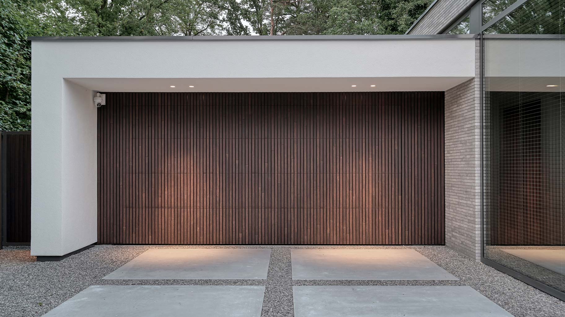Garagedeur Different Doors smalle latten