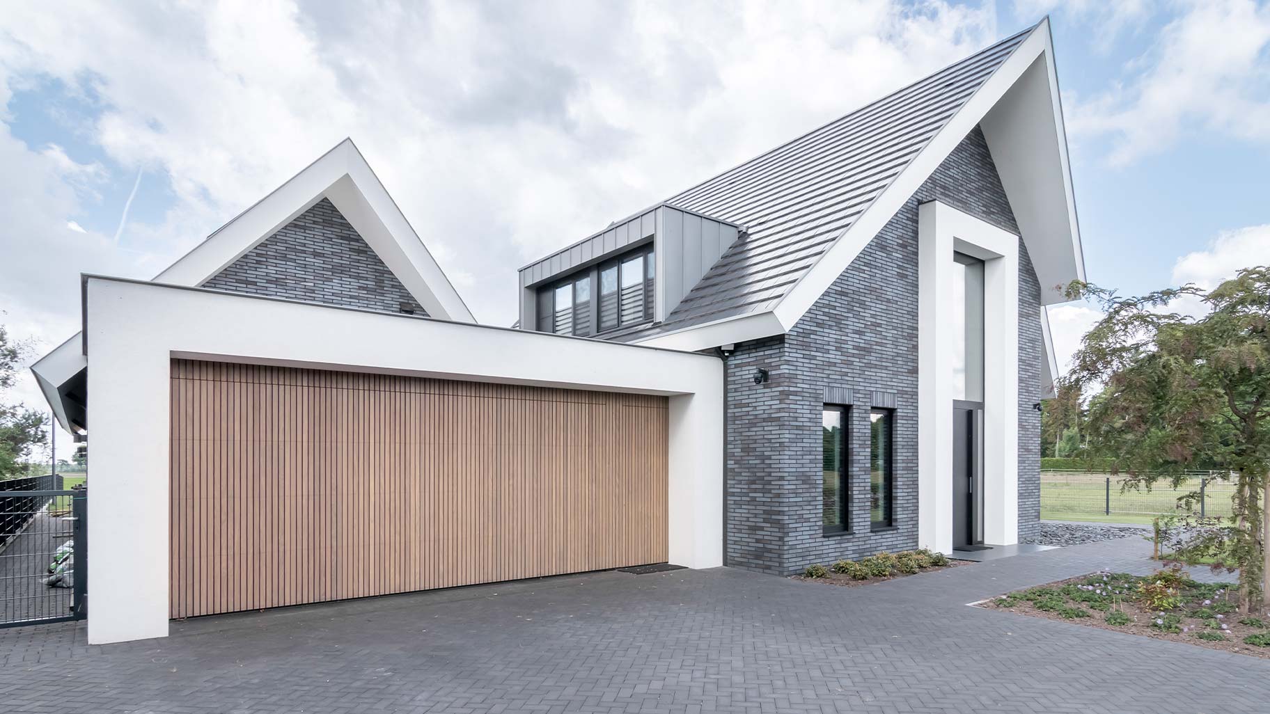 afrormosia latten garagedeur different doors
