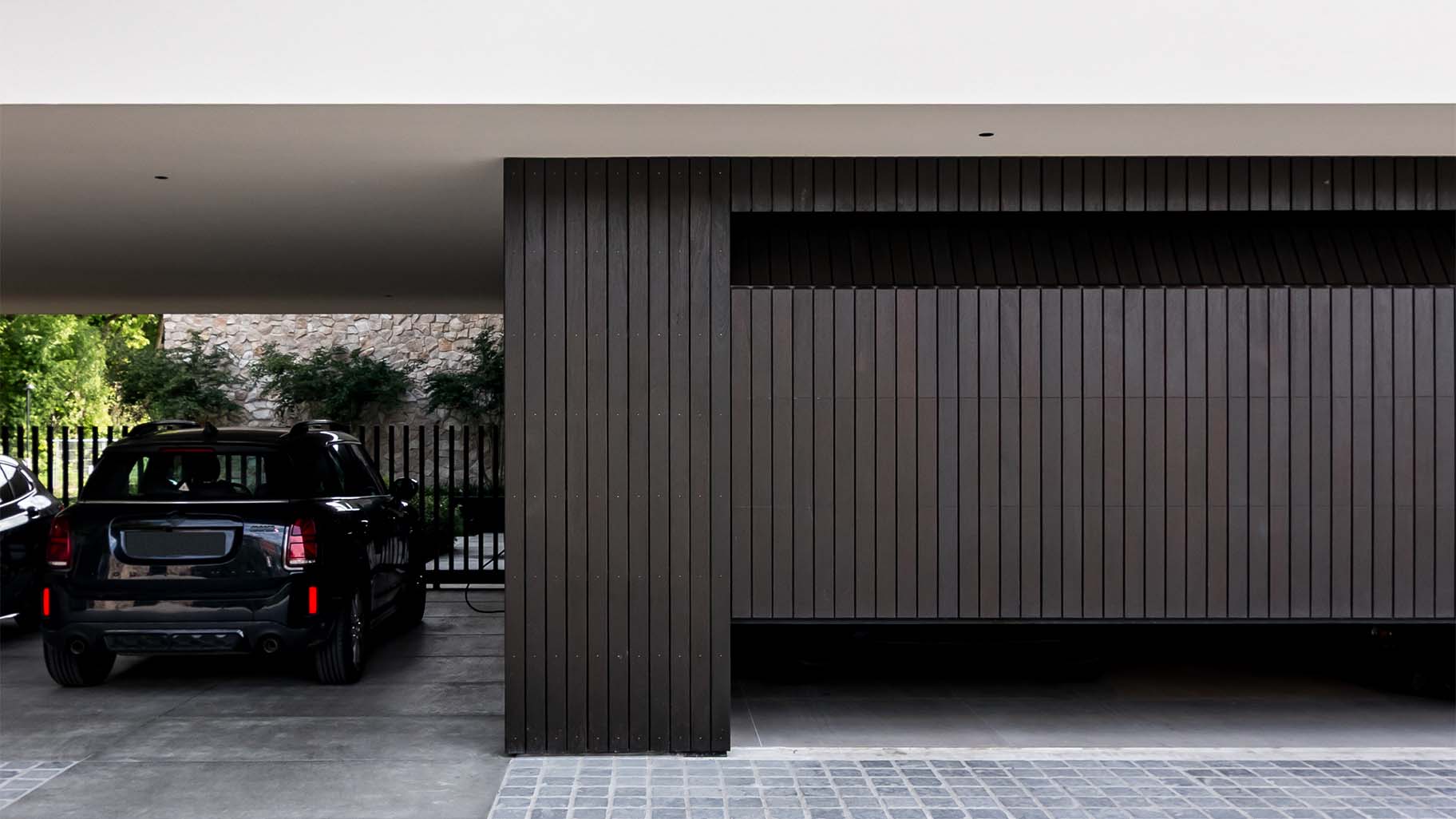 Different Doors houten garagedeur