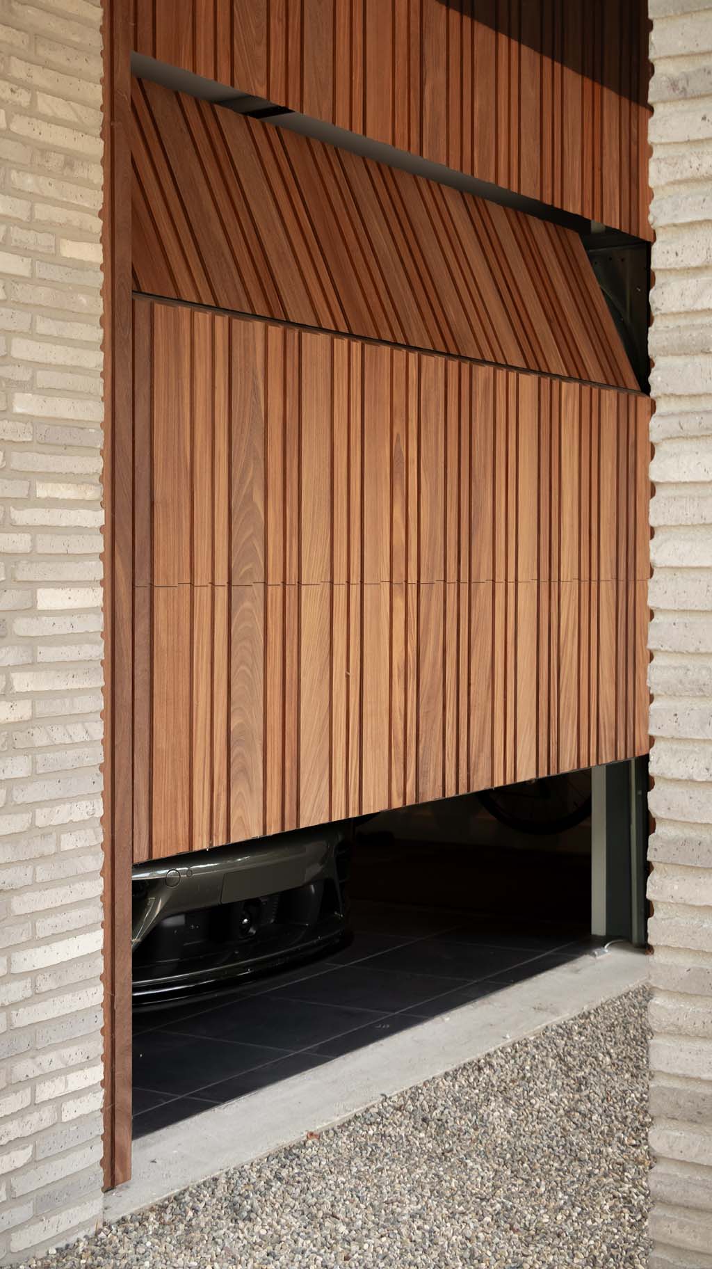 Houten garagedeur ayous hout