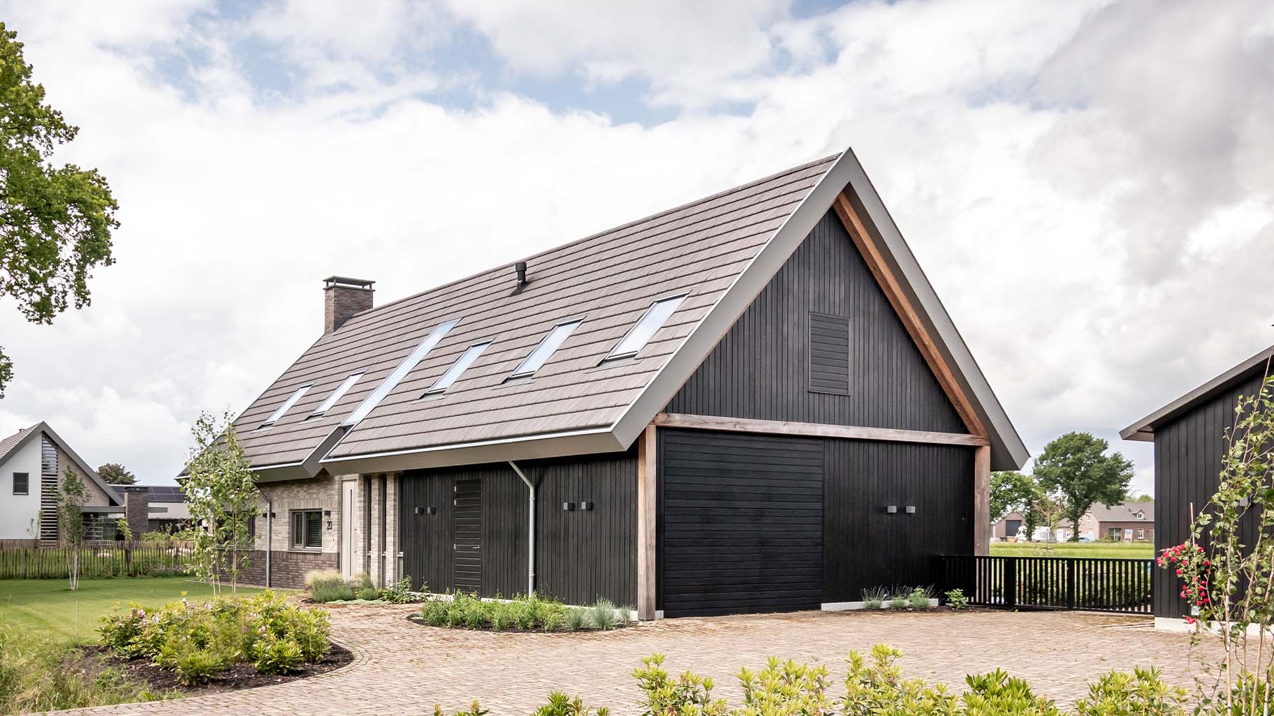 Houten garagedeur horizontale latten
