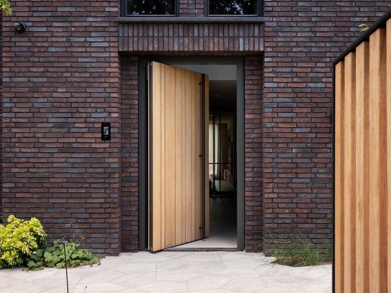 Taatsdeur Different Doors