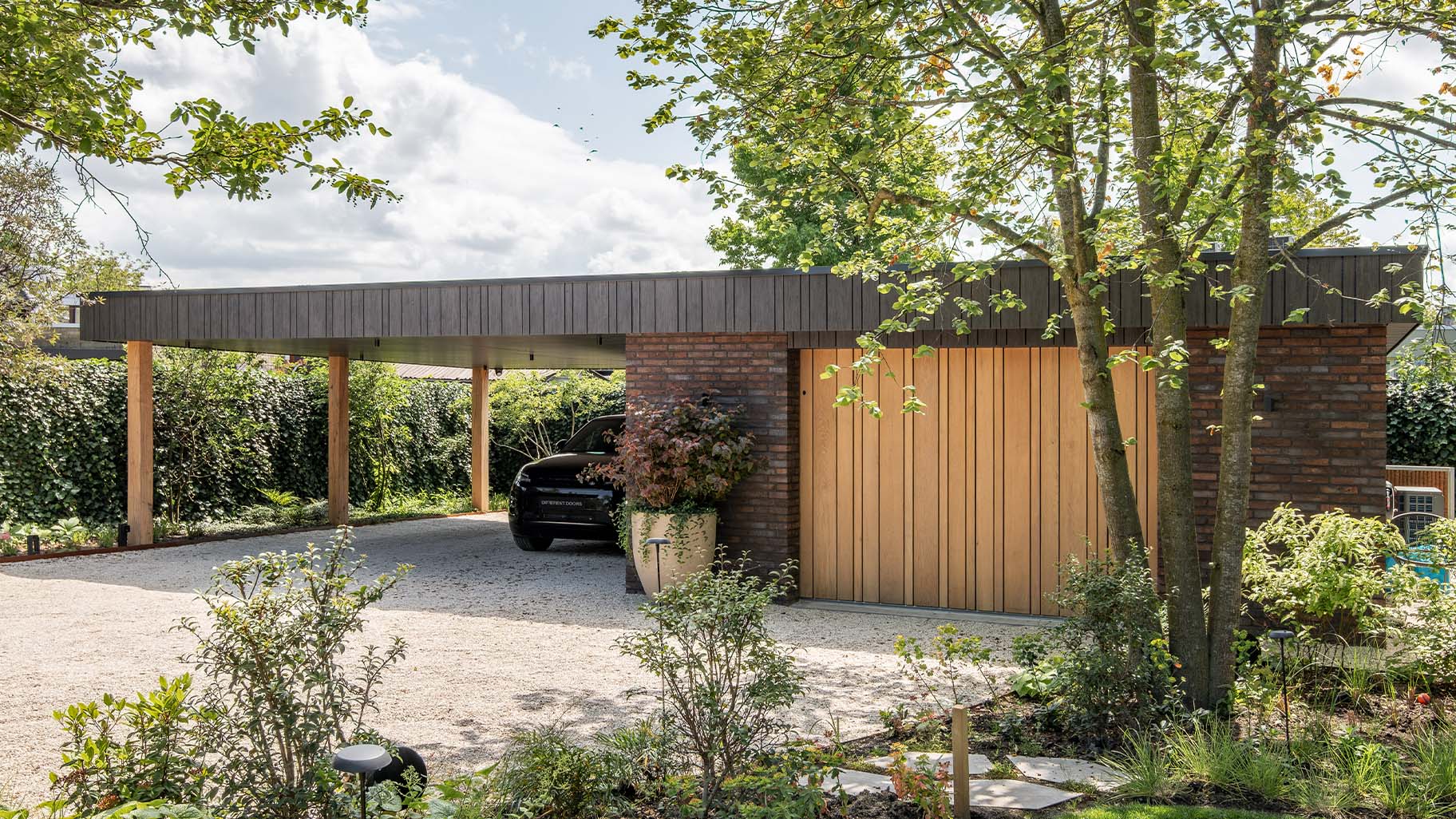 Zijwaartse garagedeur verticale latten