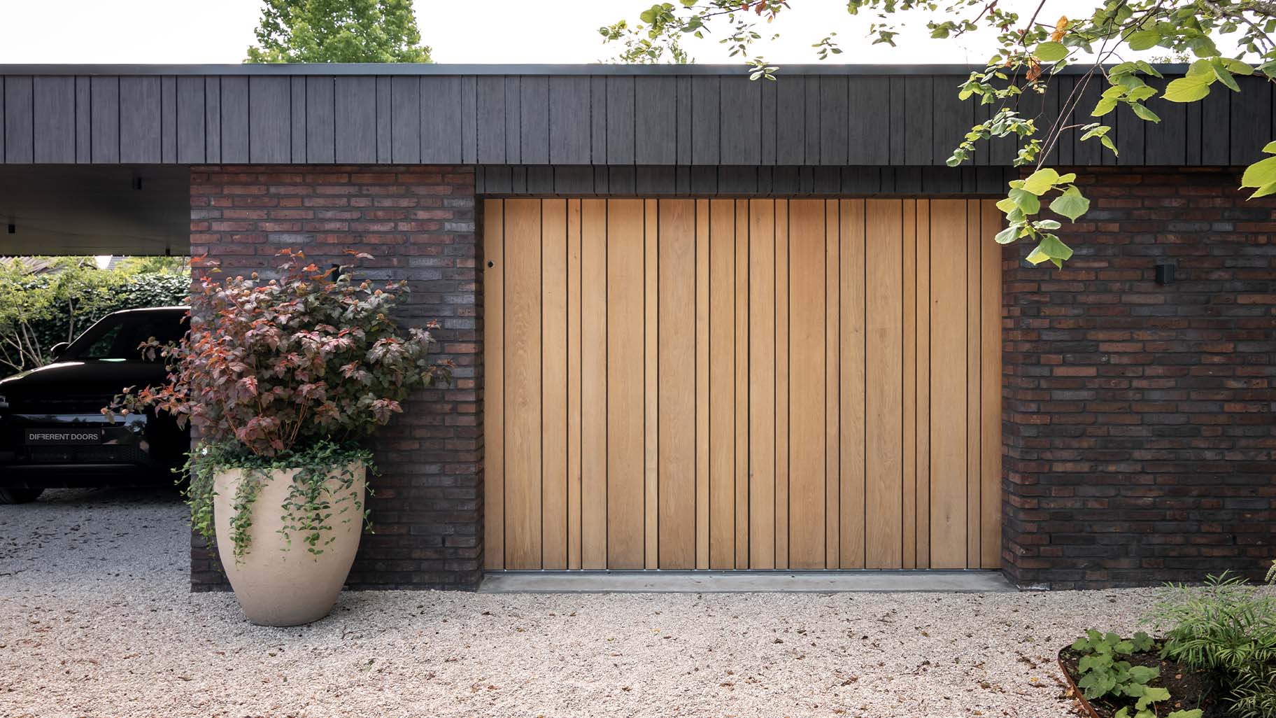 Zijwaartse garagedeur verticale latten
